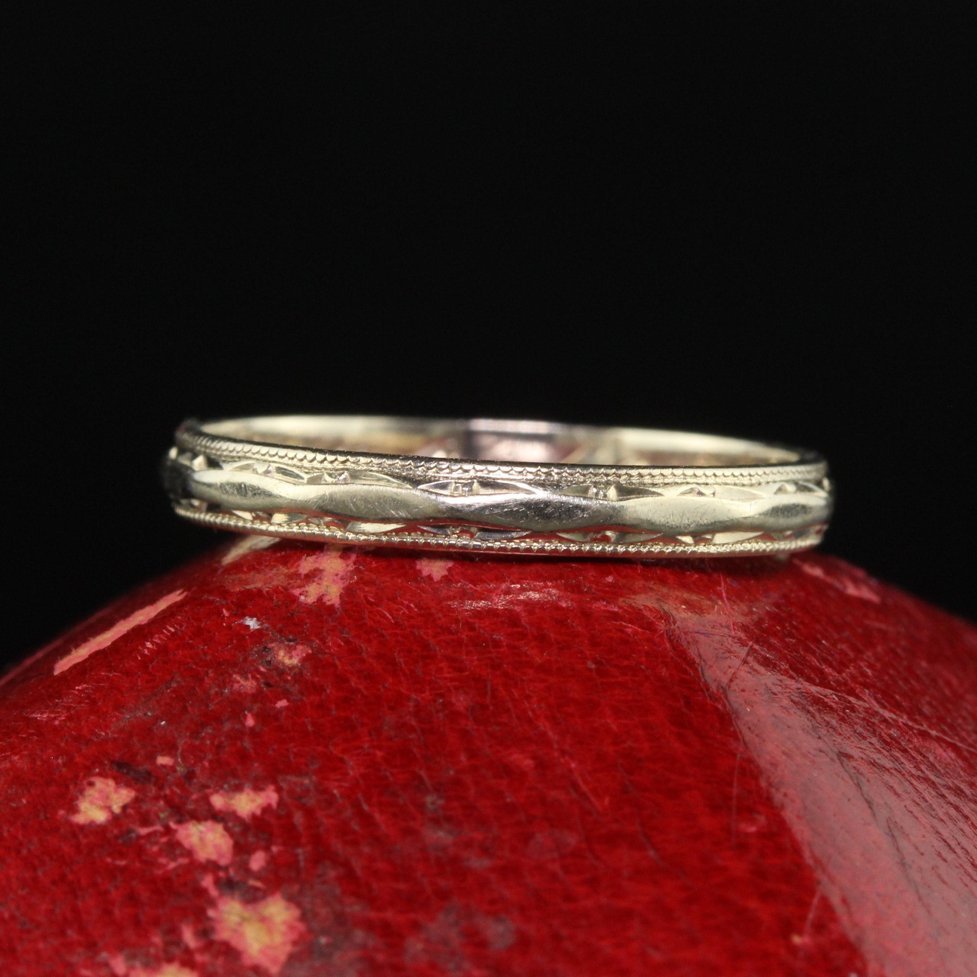 Vintage Retro Everlove 14K White Gold Engraved Wedding Band - Size 6, image size:2000x2000