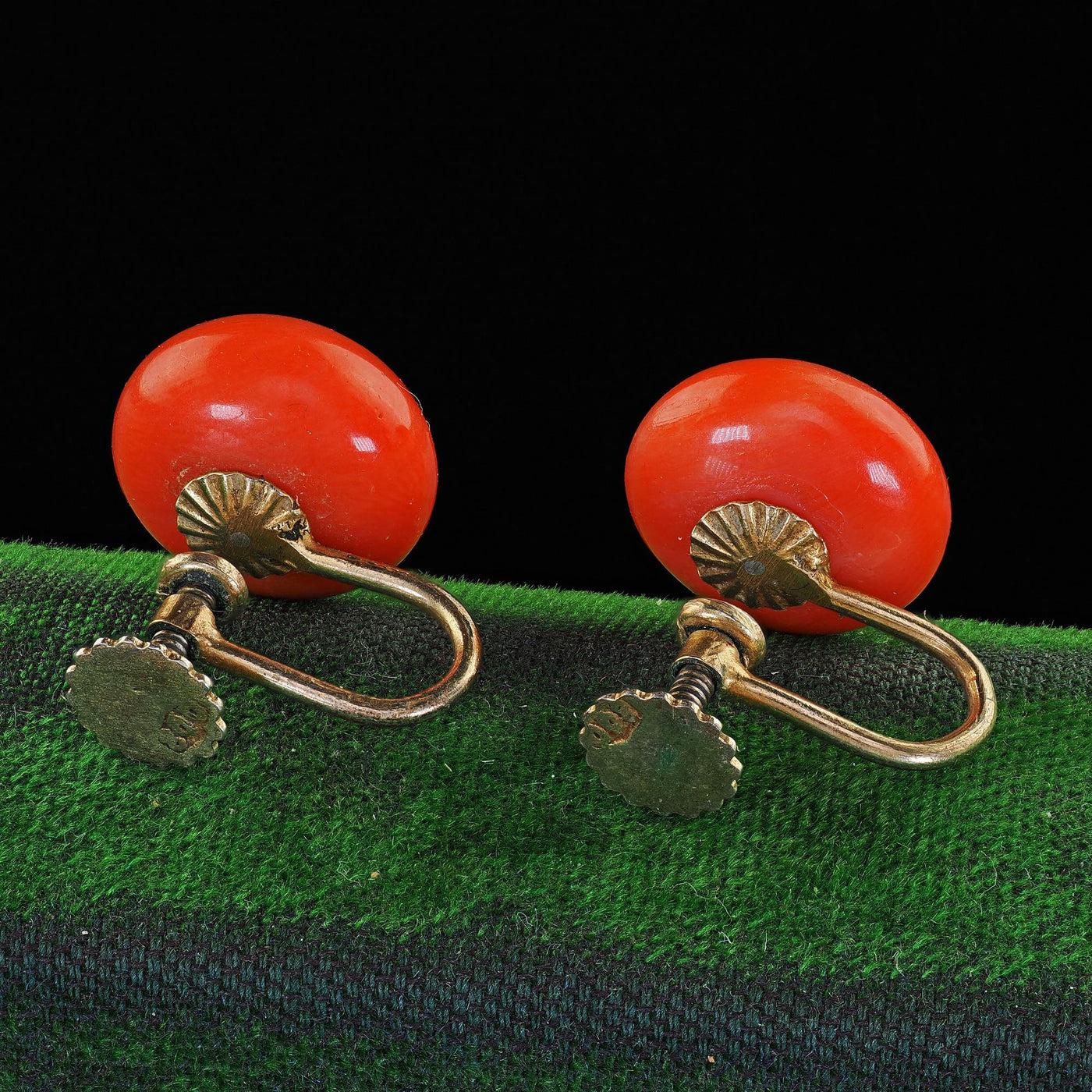 Antique Victorian 9K Yellow Gold Natural Red Coral Screw Back Earrings
