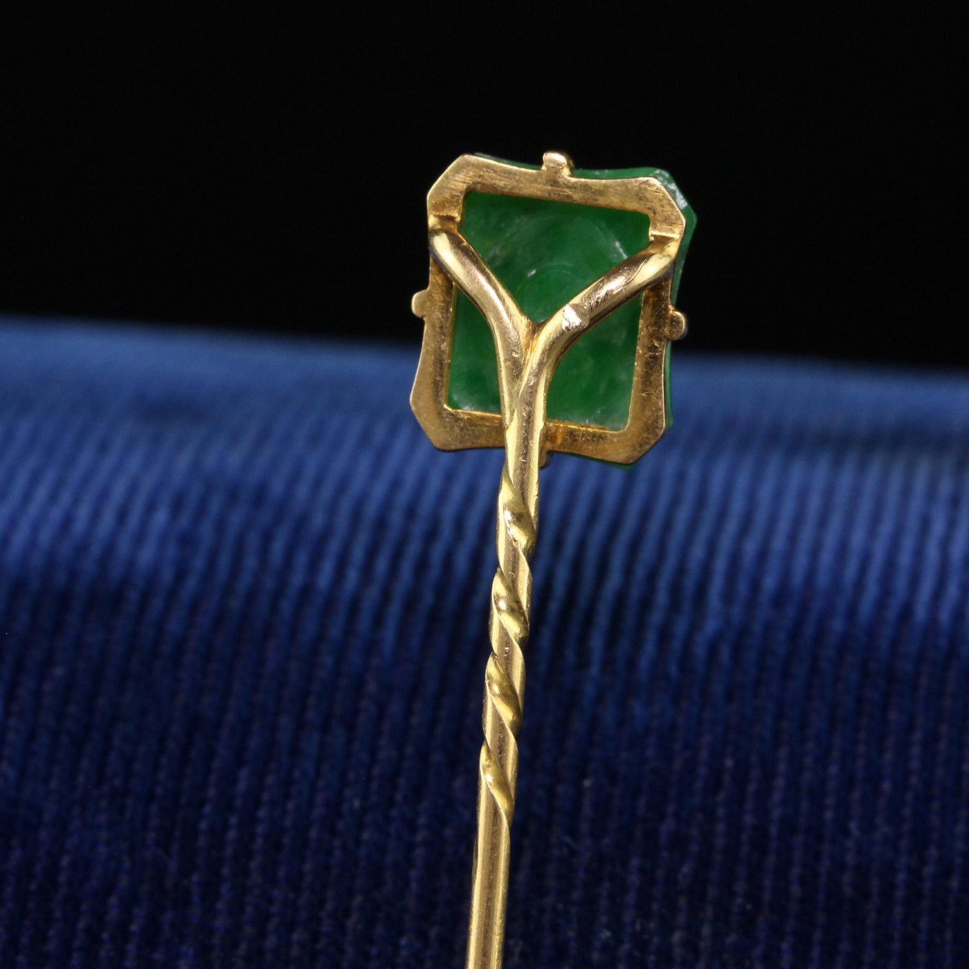 Vintage Mid Century 18K Yellow Gold Carved Jade Floral Stick Pin