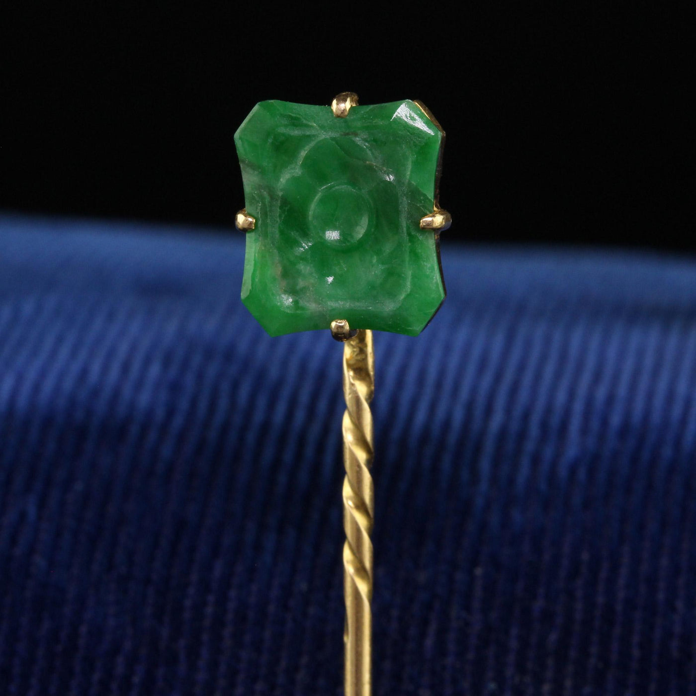 Vintage Mid Century 18K Yellow Gold Carved Jade Floral Stick Pin