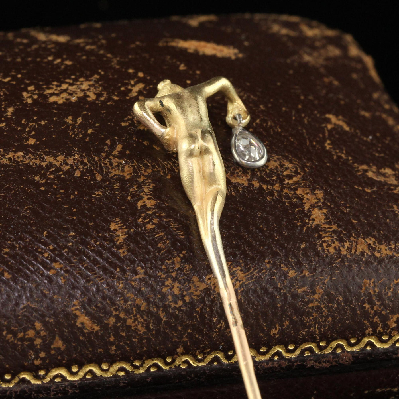 Antique Art Deco French 18K Yellow Gold Old Pear Diamond Lorette Woman Stick Pin