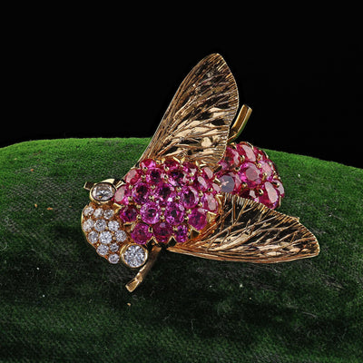 Vintage Estate 18K Yellow Gold Burmese Sapphire and Diamond Bumble Bee Pin