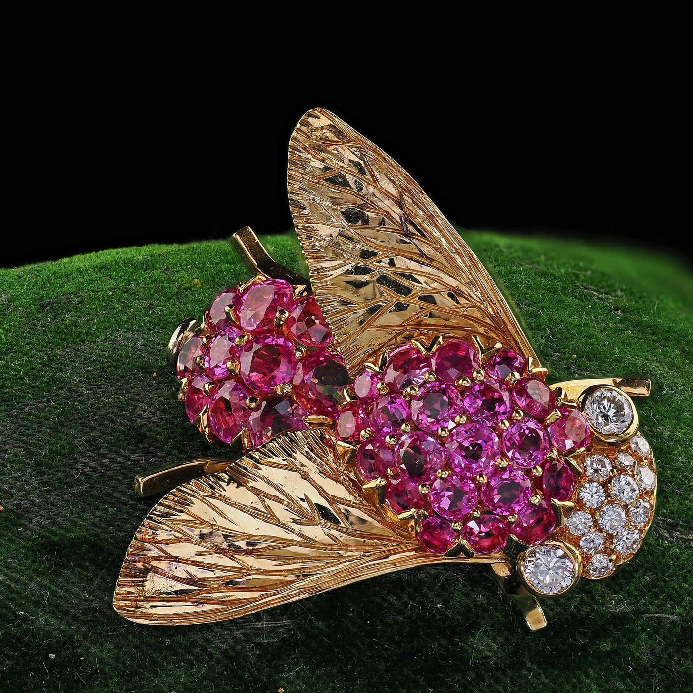 Vintage Estate 18K Yellow Gold Burmese Sapphire and Diamond Bumble Bee Pin