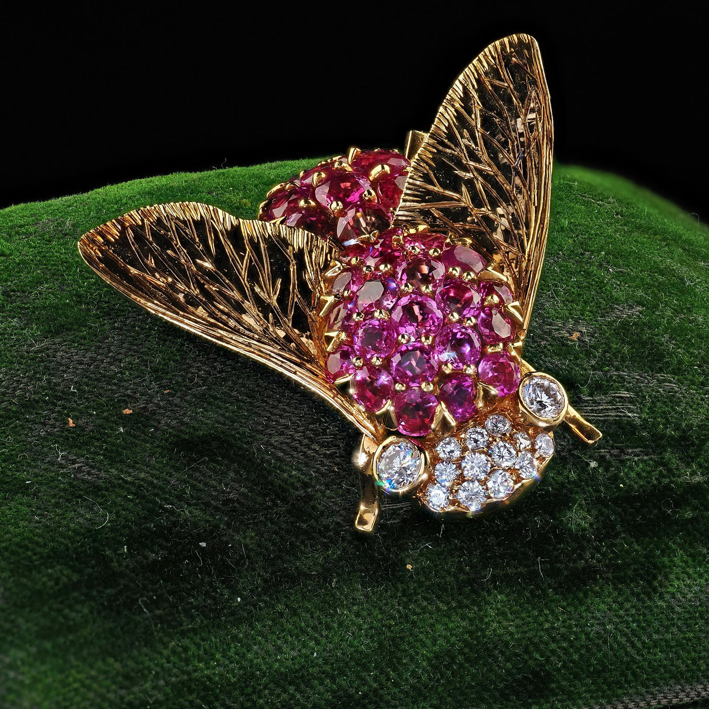 Vintage Estate 18K Yellow Gold Burmese Sapphire and Diamond Bumble Bee Pin