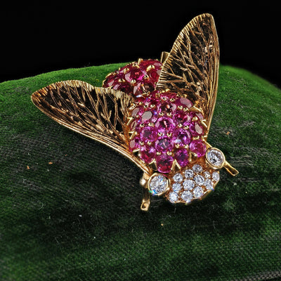 Vintage Estate 18K Yellow Gold Burmese Sapphire and Diamond Bumble Bee Pin