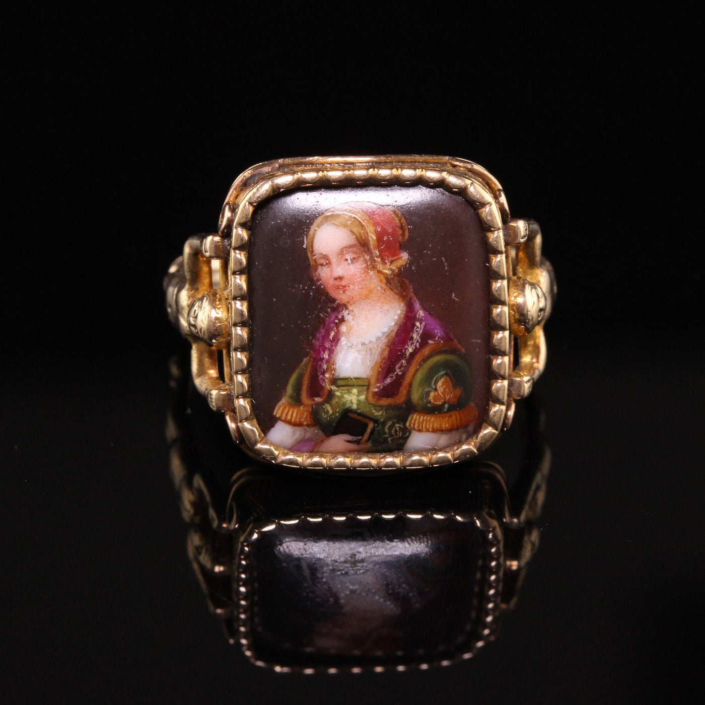 Antique Victorian 14K Yellow Gold Unique Portrait Engraved Ring