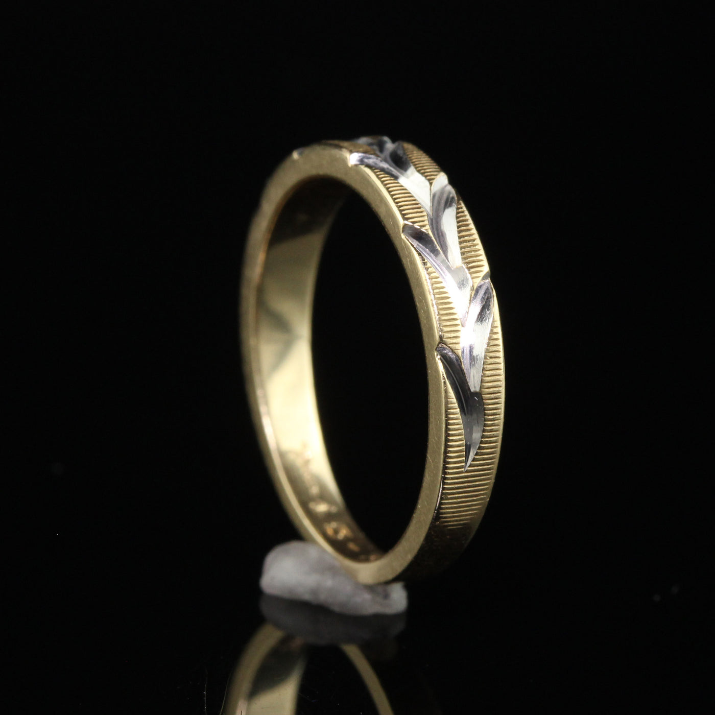 Vintage Estate 14K Yellow Gold Two Tone Engraved Floral Wedding Band - Size 5 1/4