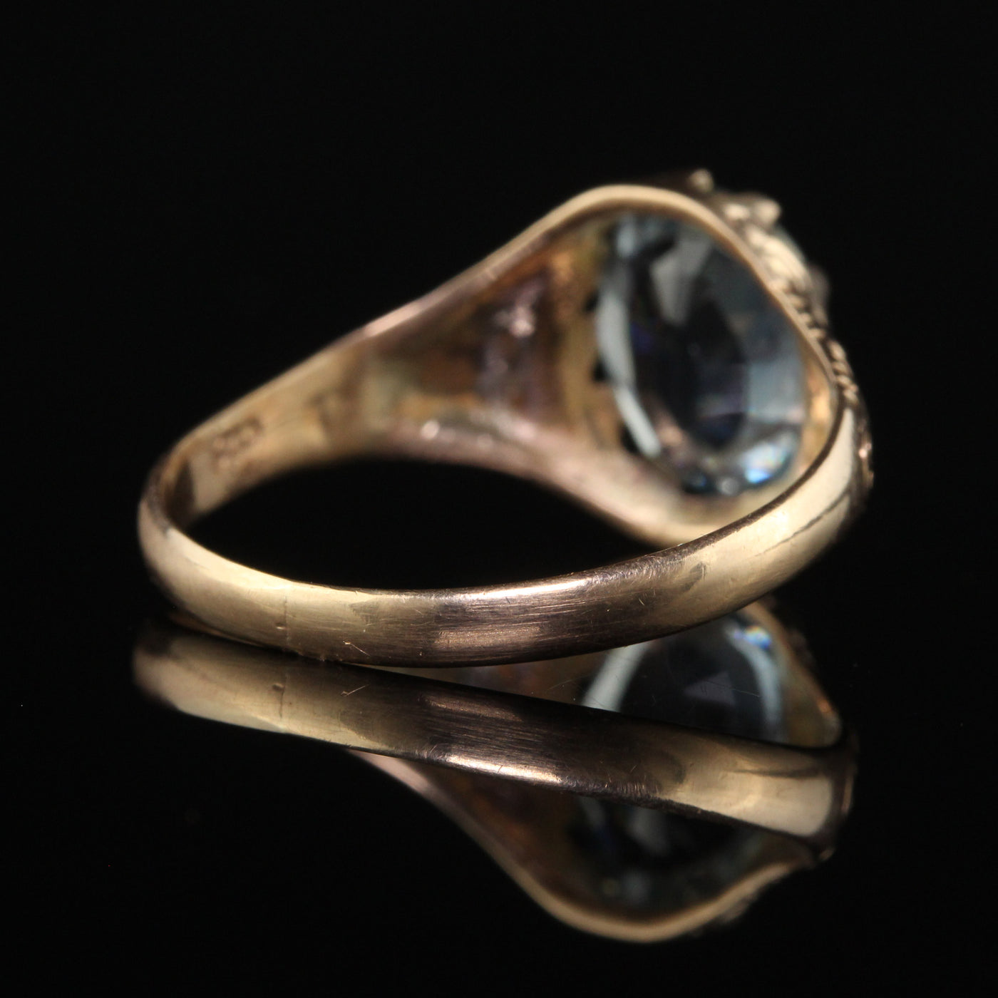 Antique Victorian 10K Yellow Gold Natural Unheated Sapphire Engagement Ring