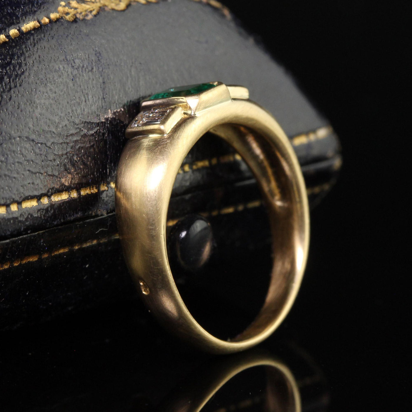 Vintage Retro French 18K Yellow Gold Colombian Emerald Diamond Three Stone Ring