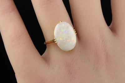 Antique Art Deco 18K Yellow Gold Natural Cabochon Opal Filigree Ring