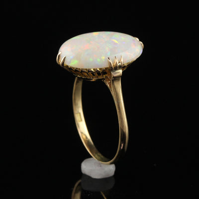 Antique Art Deco 18K Yellow Gold Natural Cabochon Opal Filigree Ring