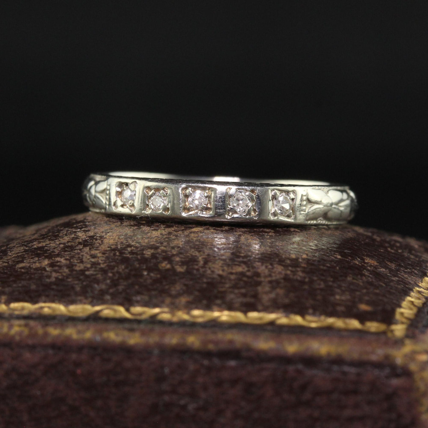 Antique Art Deco 18K White Gold Engraved Diamond Wedding Band - Size 5 3/4