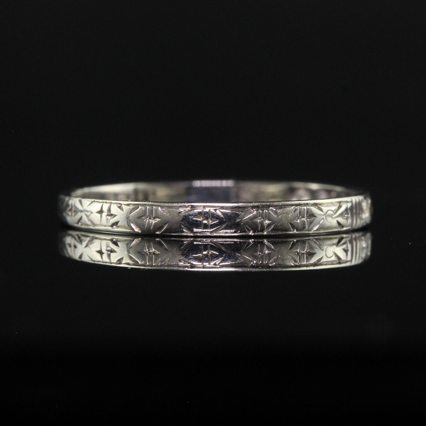 Antique Art Deco 18K White Gold Single Cut Diamond Engraved Band - Size 5 1/2