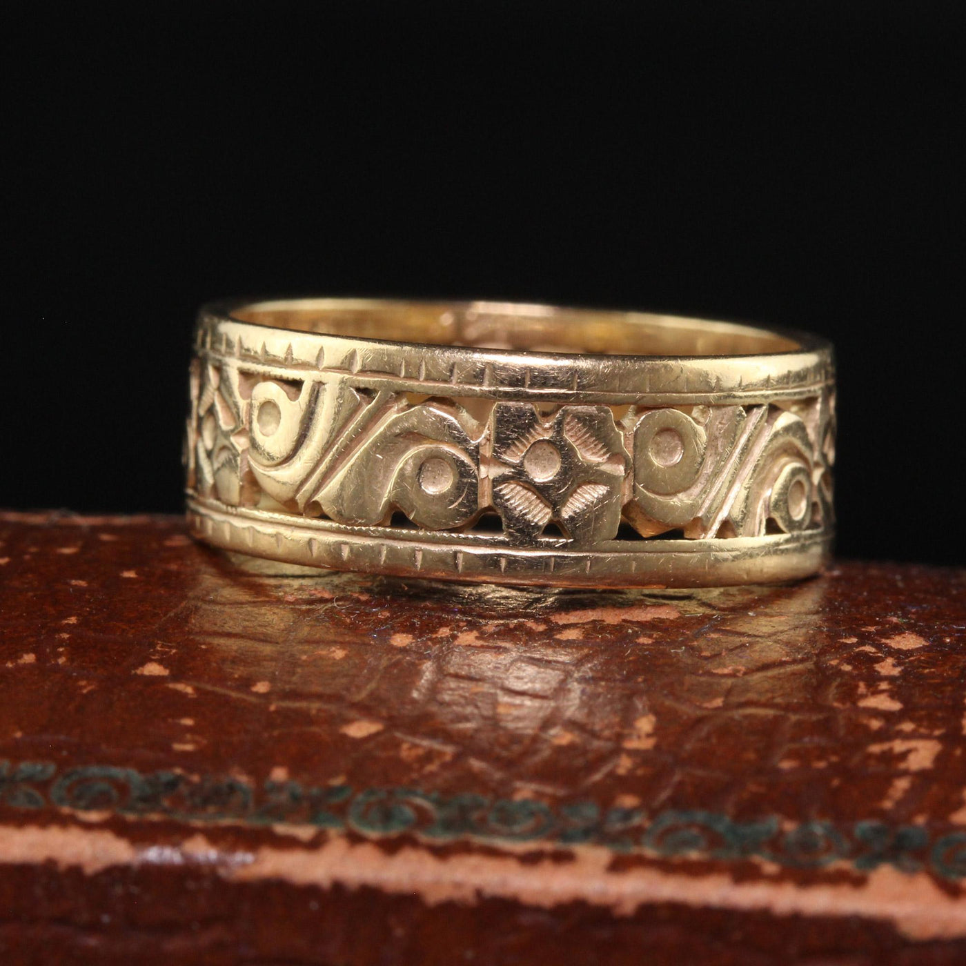 Antique Art Deco 14K Yellow Gold Floral Engraved Wide Wedding Band - Size 6