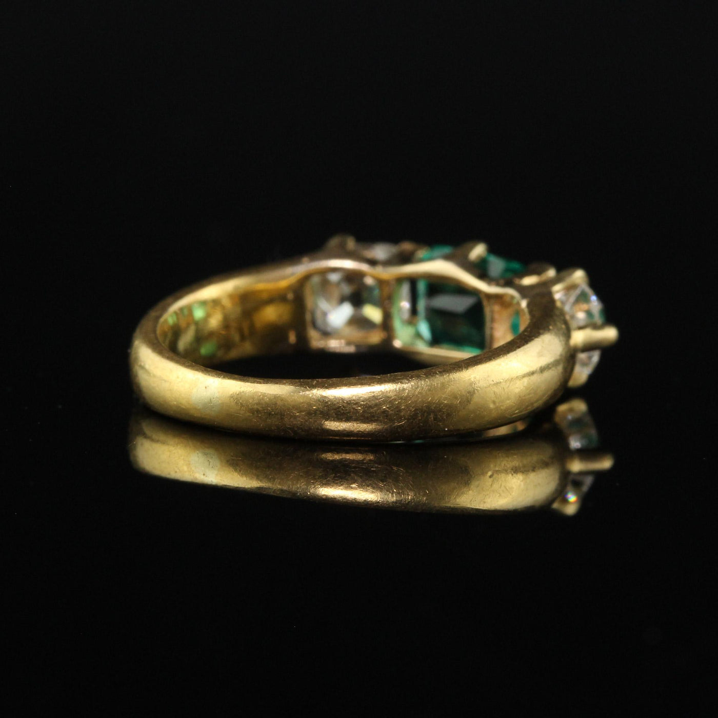 Antique Victorian 18K Yellow Gold Peruzzi Cut Diamond Emerald Three Stone Ring