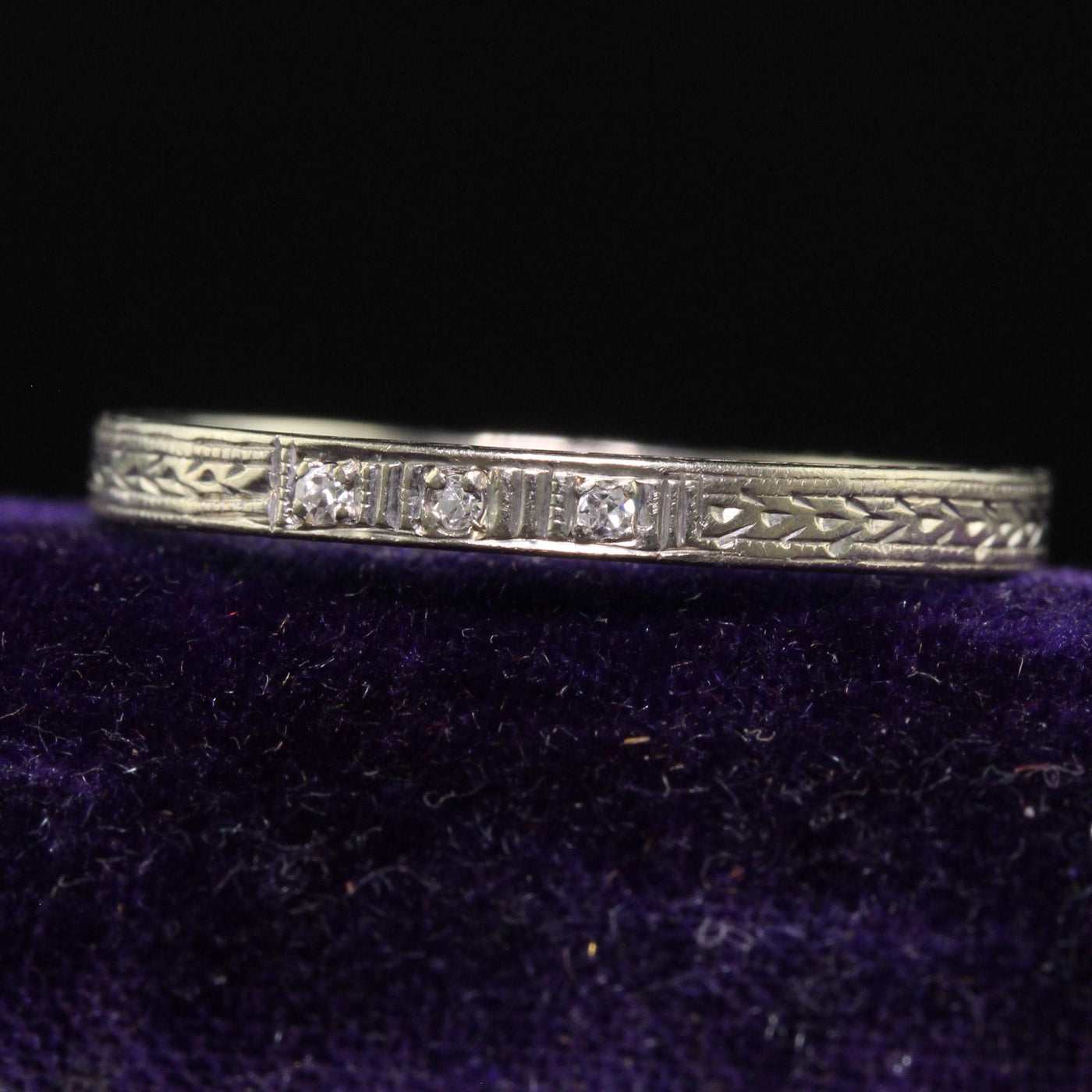 Antique Art Deco 18K Yellow Gold Engraved Diamond Wedding Band - Size 8