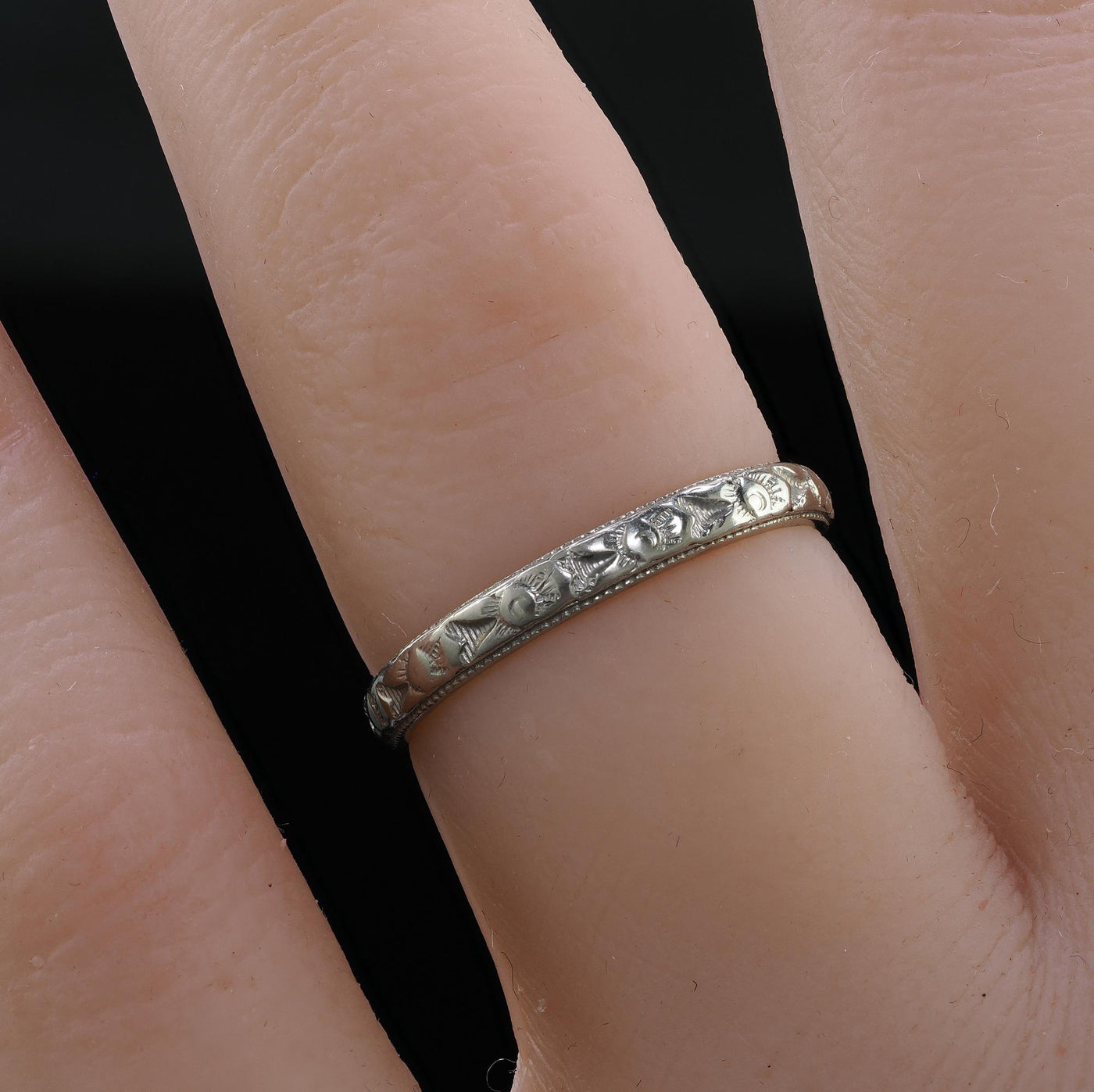 Antique Art Deco 18K White Gold Engraved Wedding Band - Size 5 3/4