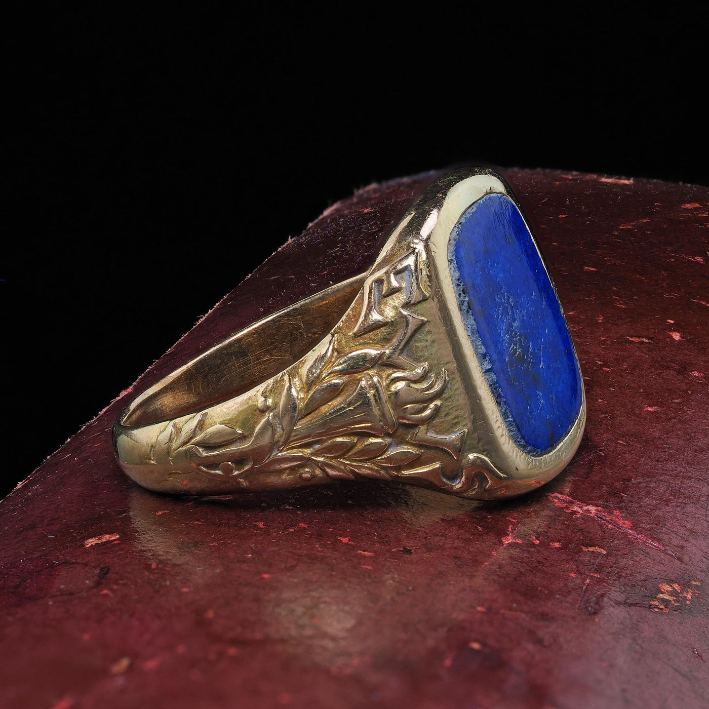 Antique Art Deco Tiffany and Co 14K Yellow Gold Lapis Engraved Ring