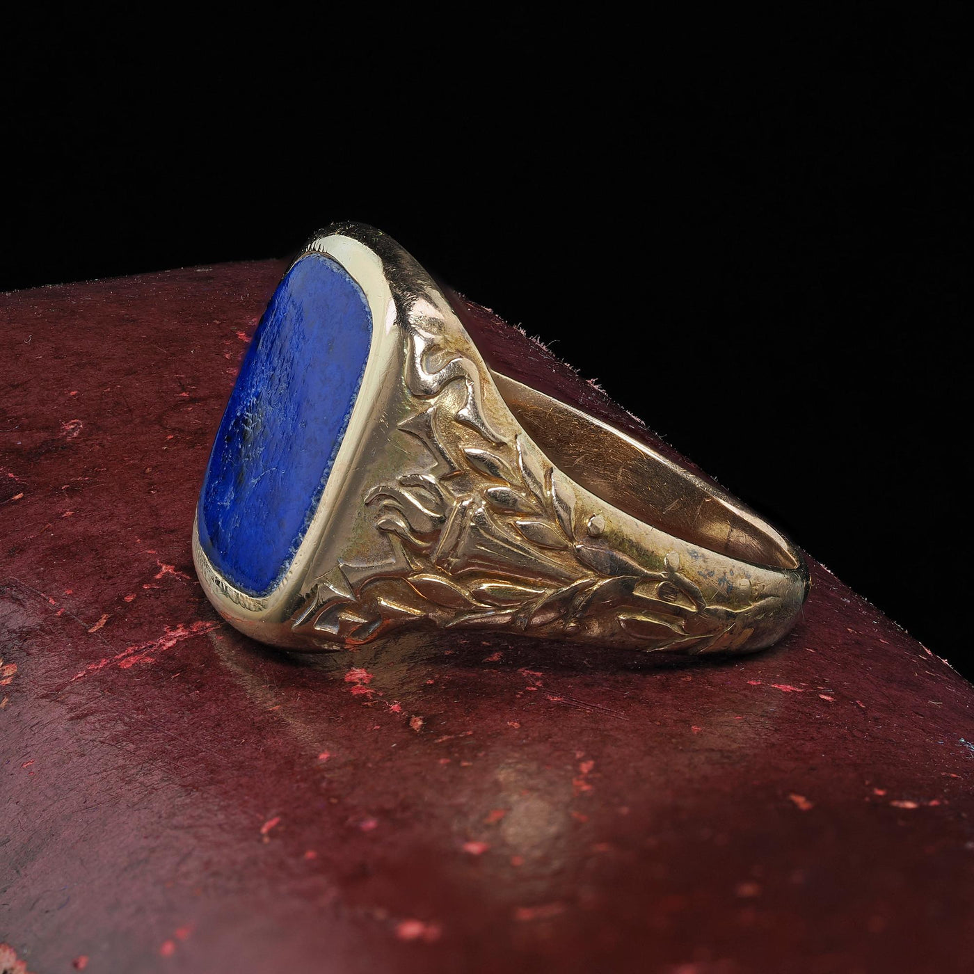 Antique Art Deco Tiffany and Co 14K Yellow Gold Lapis Engraved Ring