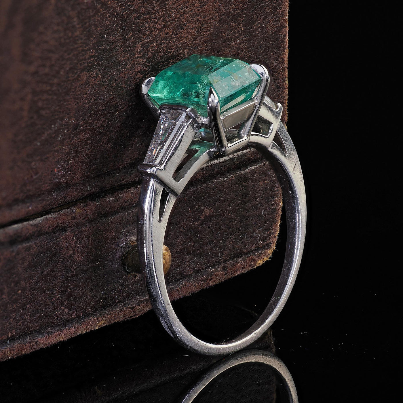 Antique Art Deco Platinum Colombian Emerald and Diamond Engagement Ring