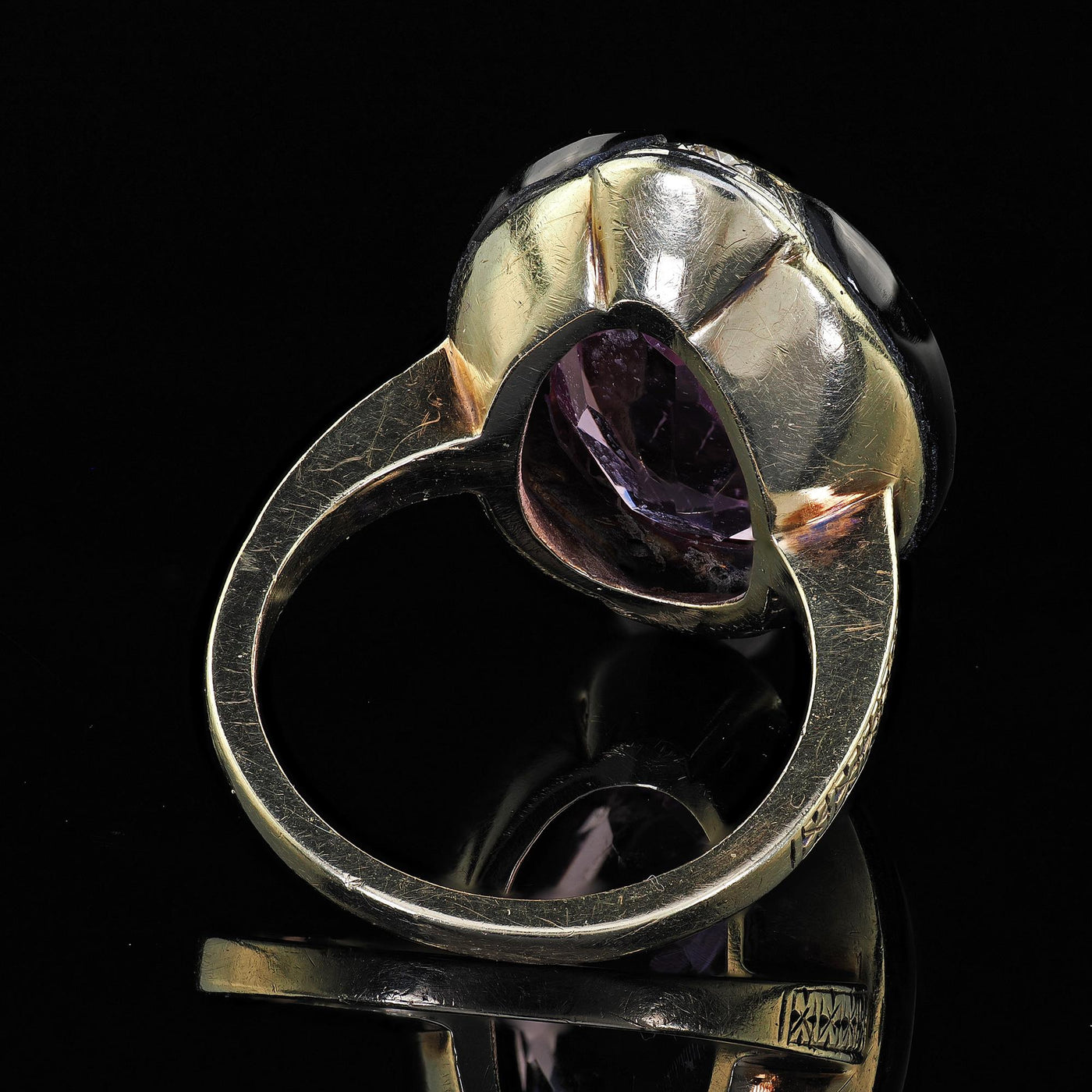 Antique Art Deco 14K Yellow Gold Amethyst and Onyx Engraved Cocktail Ring