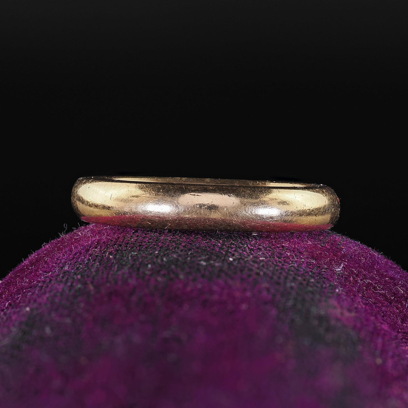 Antique Art Deco 14K Yellow Gold Classic Engraved Wedding Band - Circa 1914