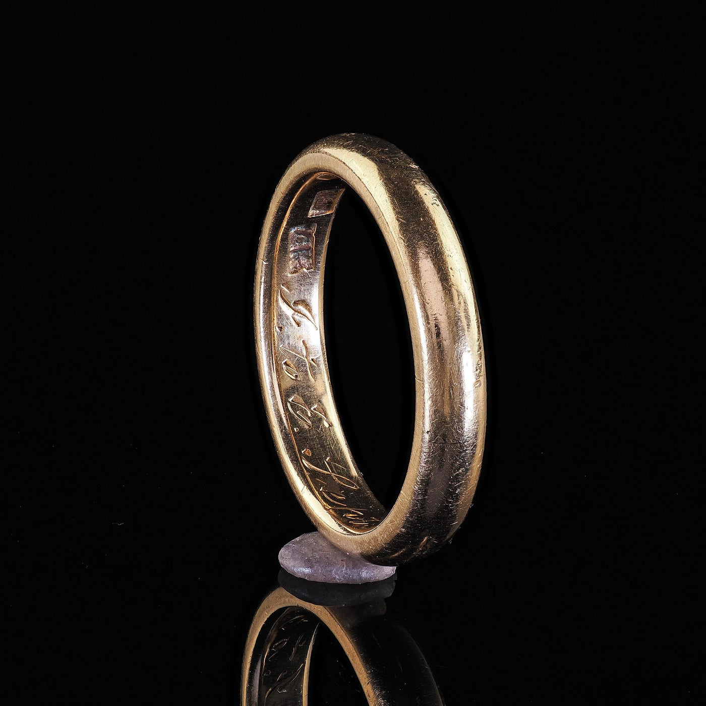 Antique Art Deco 14K Yellow Gold Classic Engraved Wedding Band - Circa 1914