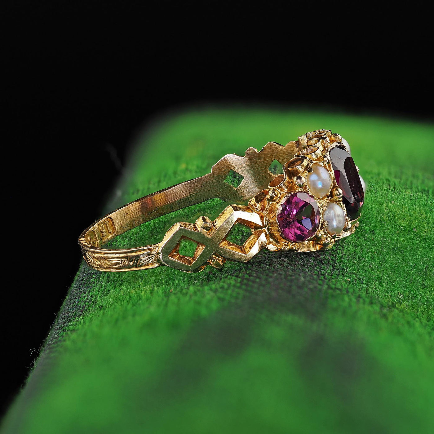 Antique English 15K Yellow Gold Rhodolite Garnet and Pearl Ring