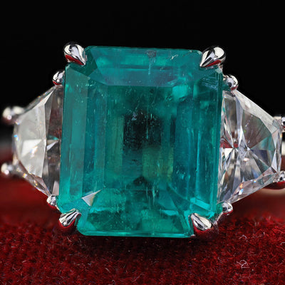 Estate Contemporary Platinum Colombian Emerald Diamond Three Stone Ring - GIA