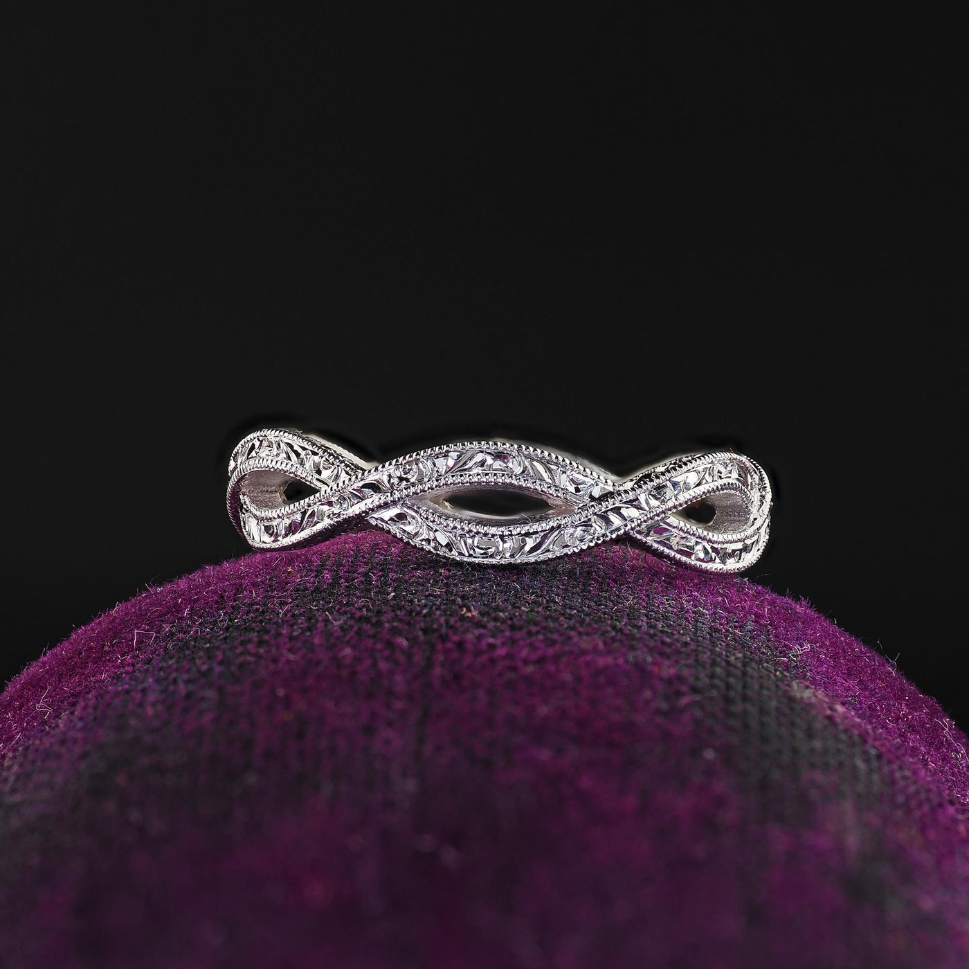Estate Platinum Engraved Intertwined Wedding Band - Size 4 1/4