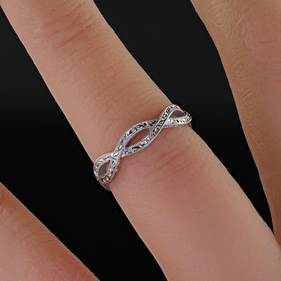 Estate Platinum Engraved Intertwined Wedding Band - Size 4 1/4