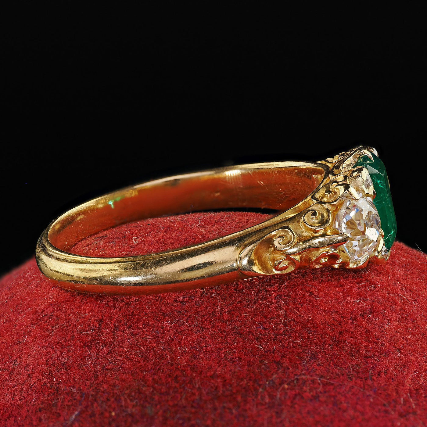 Antique Victorian 18K Yellow Gold Old Mine Diamond and Colombian Emerald Ring