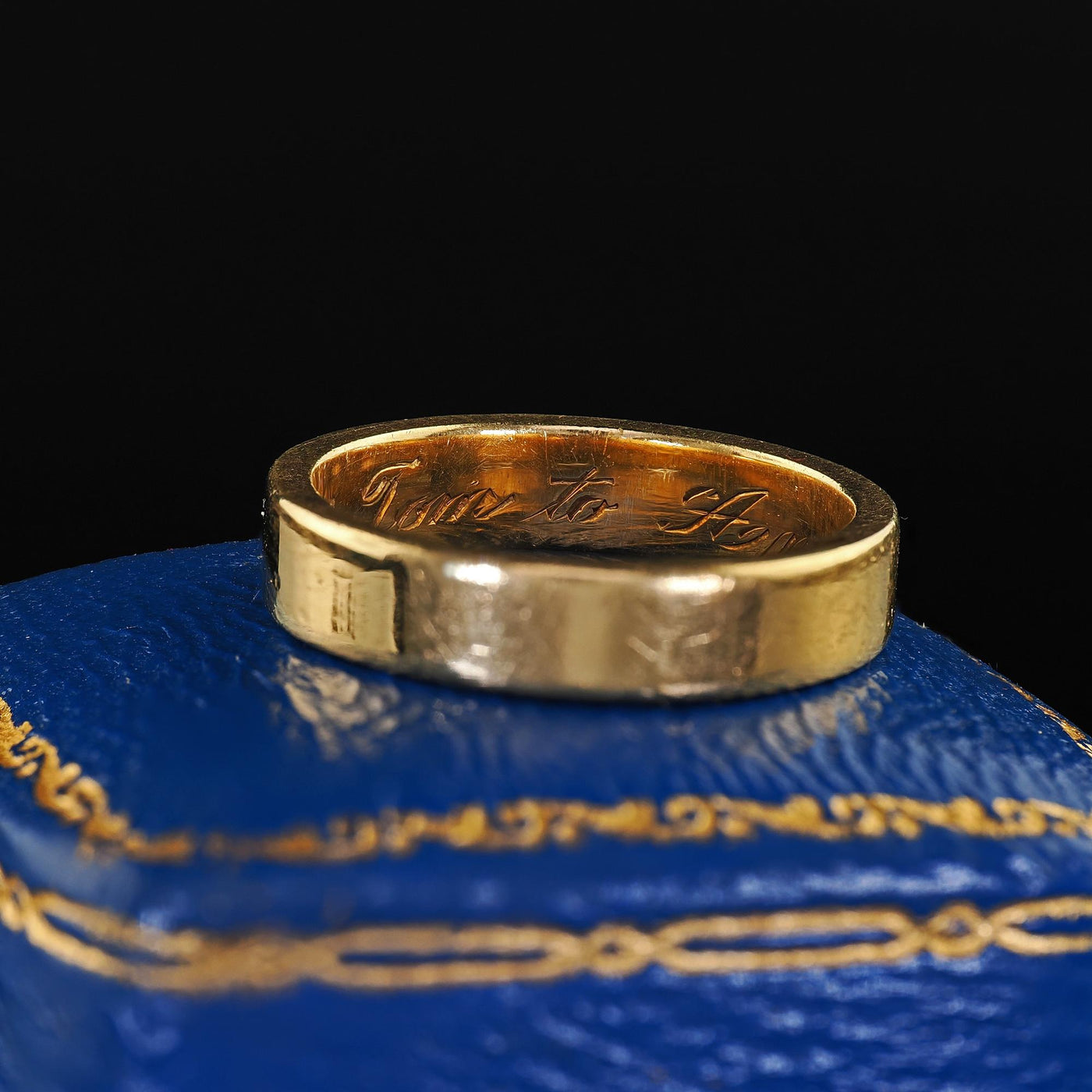 Vintage Retro Tiffany and Co 18K Yellow Gold Engraved Wedding Band - Size 5