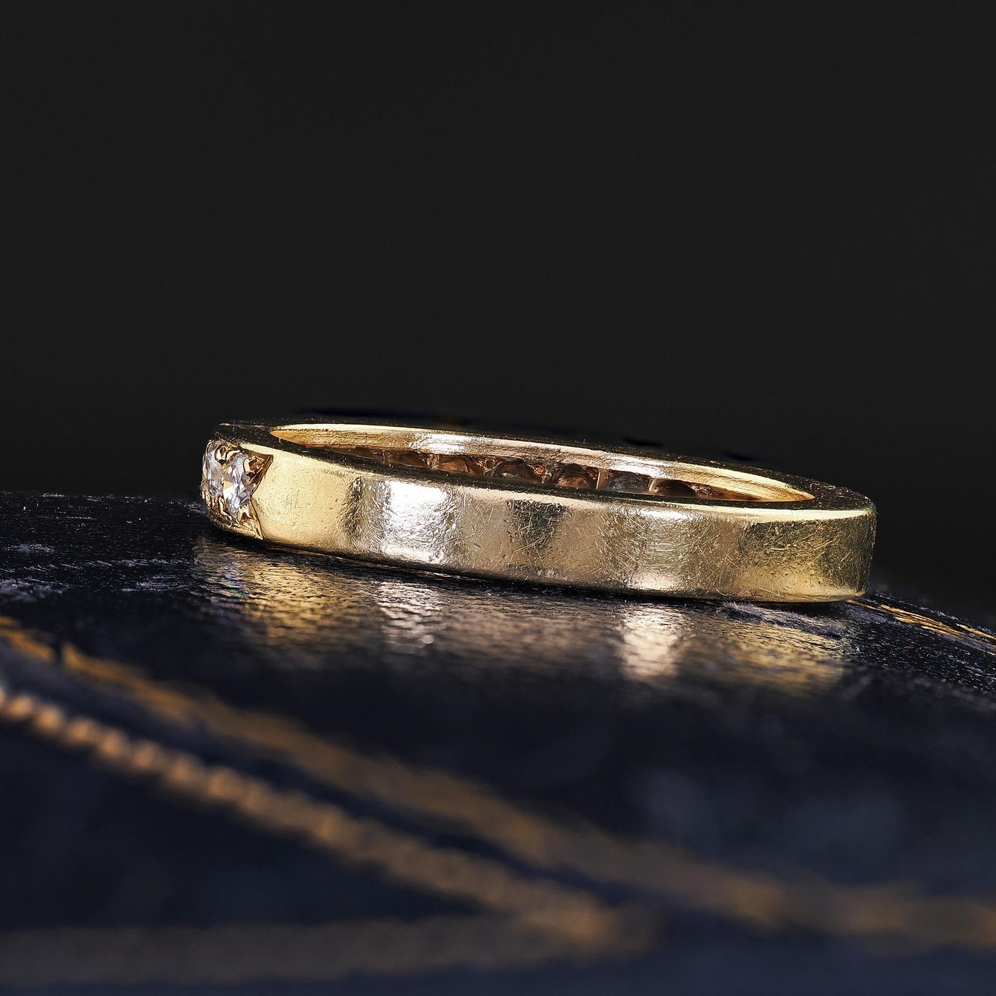 Vintage Retro 14K Yellow Gold Round Cut Diamond Wedding Band Ring - Size 7