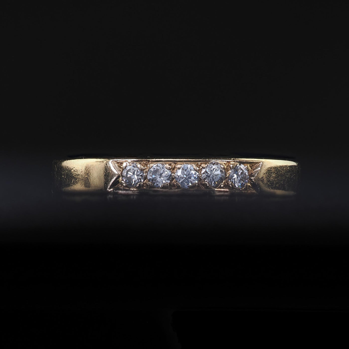 Vintage Retro 14K Yellow Gold Round Cut Diamond Wedding Band Ring - Size 7