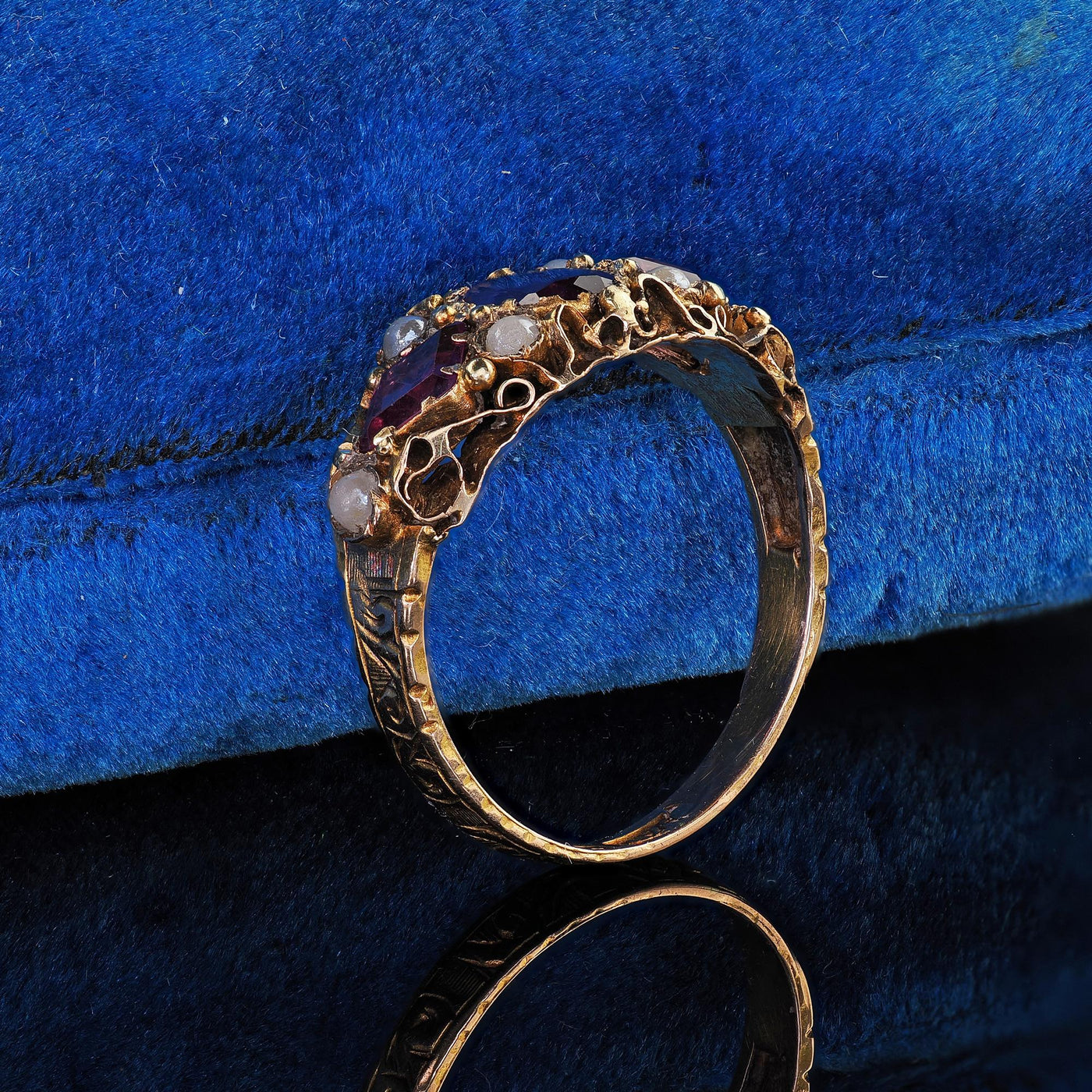 Antique Victorian English 15K Yellow Gold Rhodolite Garnet Pearl Engraved Ring