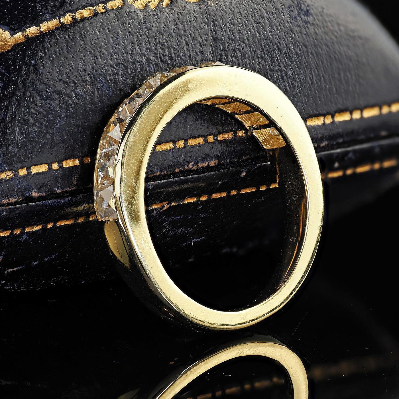 Contemporary 18K Yellow Gold Reclaimed French Cut Diamond Band Ring - Size 6
