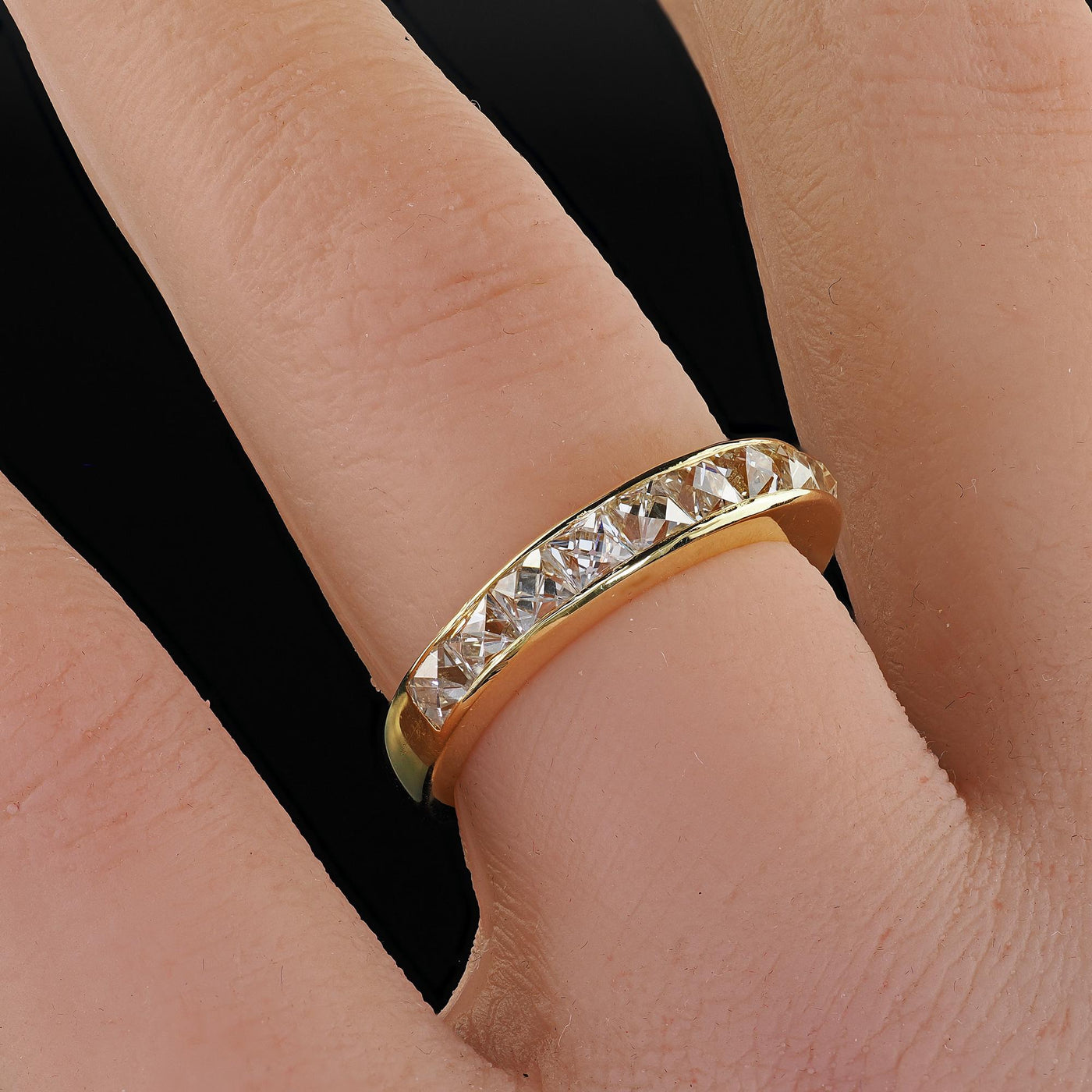 Contemporary 18K Yellow Gold Reclaimed French Cut Diamond Band Ring - Size 6