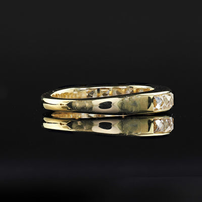 Contemporary 18K Yellow Gold Reclaimed French Cut Diamond Band Ring - Size 6