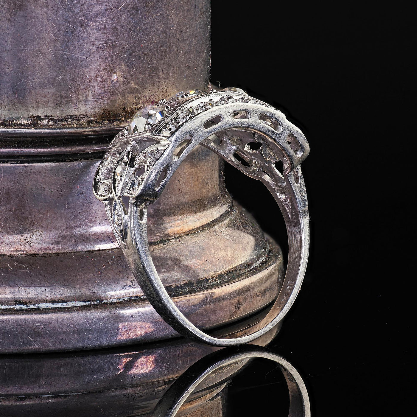 Antique Art Deco Platinum Old Mine Diamond Three Stone Ribbon Motif Ring
