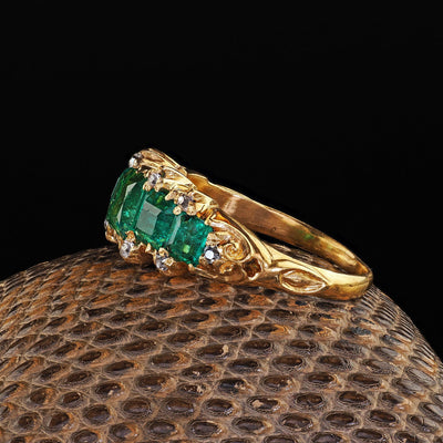 Antique Victorian 20k Yellow Gold Colombian Emerald and Diamond Five Stone Ring