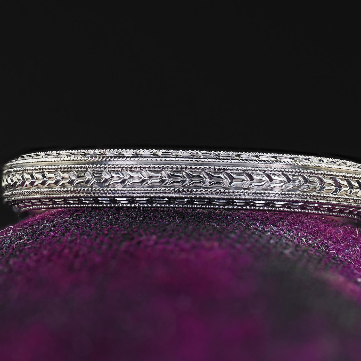 Vintage Art Deco Woods Sons 18K White Gold Engraved Wheat Pattern Wedding Band
