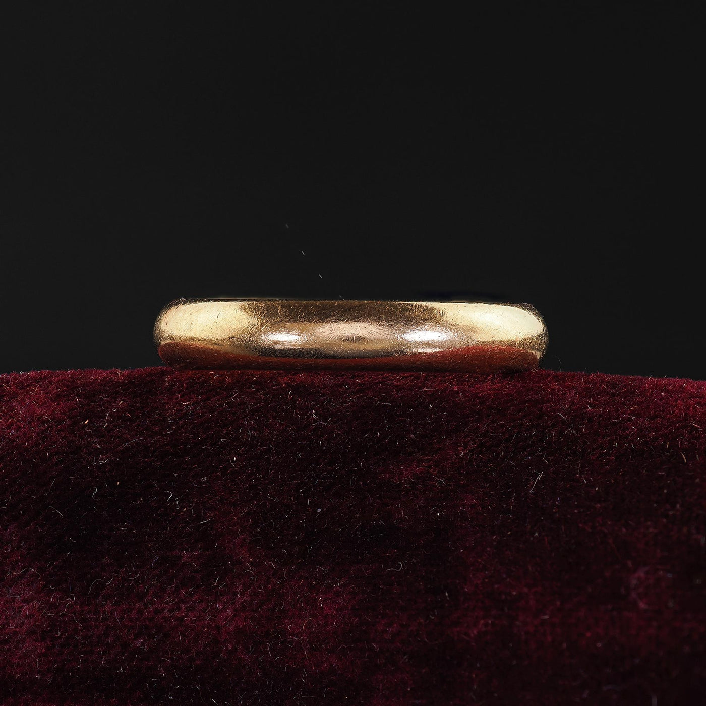 Antique Edwardian 18K Yellow Gold Engraved Classic Wedding Band - Size 7