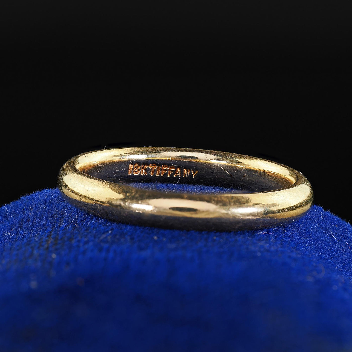 Vintage Tiffany and Co 18K Yellow Gold Classic Wedding Band - Size 6 1/2