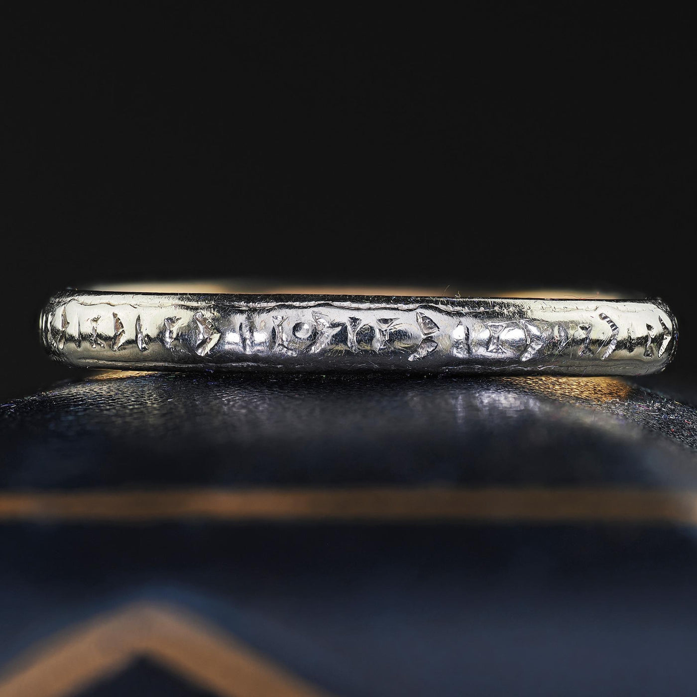 Antique Art Deco Woods and Sons 18K Two Tone Gold Engraved Wedding Band - Size 7