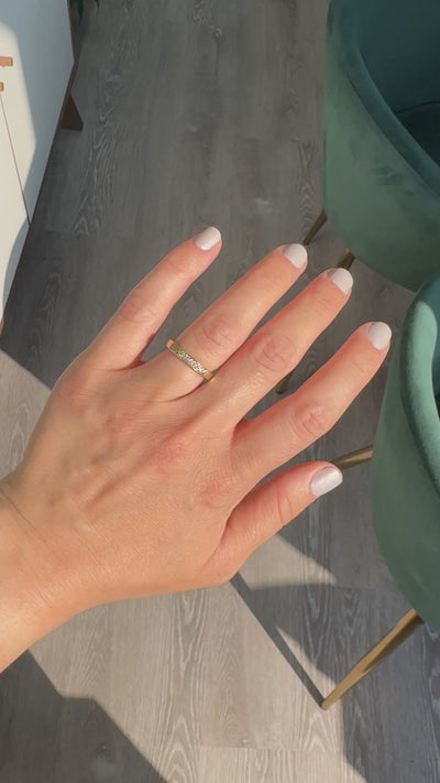 Vintage Retro 14K Yellow Gold Round Cut Diamond Wedding Band Ring - Size 7