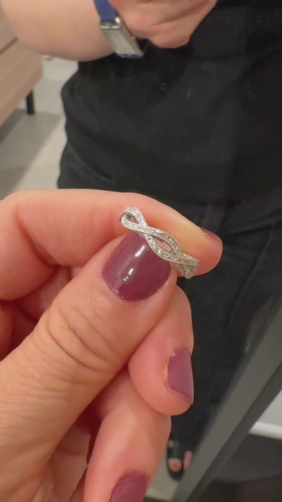 Estate Platinum Engraved Intertwined Wedding Band - Size 4 1/4