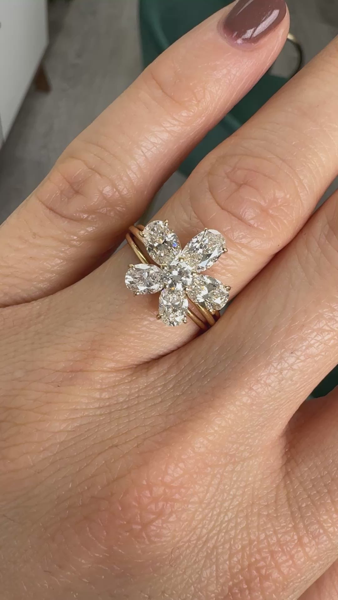 Vintage Retro 18K Yellow Gold Floral Oval Diamond Low Profile Cocktail Ring