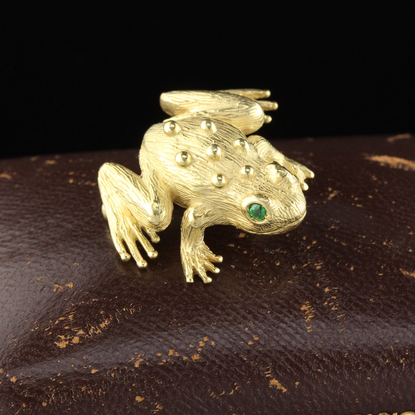 Vintage Estate 18K Yellow Gold Emerald Frog Pin - The Antique Parlour