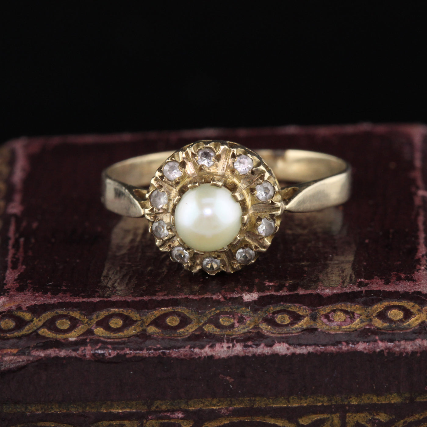 Stunning Vintage Solitaire Pearl Ring Yellow Gold